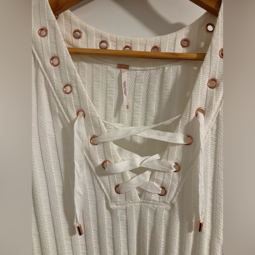 NWT FREE PEOPLE Ice Cold Ribbed Top Ivory Grommets Size Medium - Picture 6 of 12